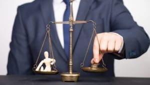 Empréstimo com Garantia de Processo Trabalhista: Funciona? Compare com a Cessão Empréstimo com garantia de processo trabalhista vale a pena?